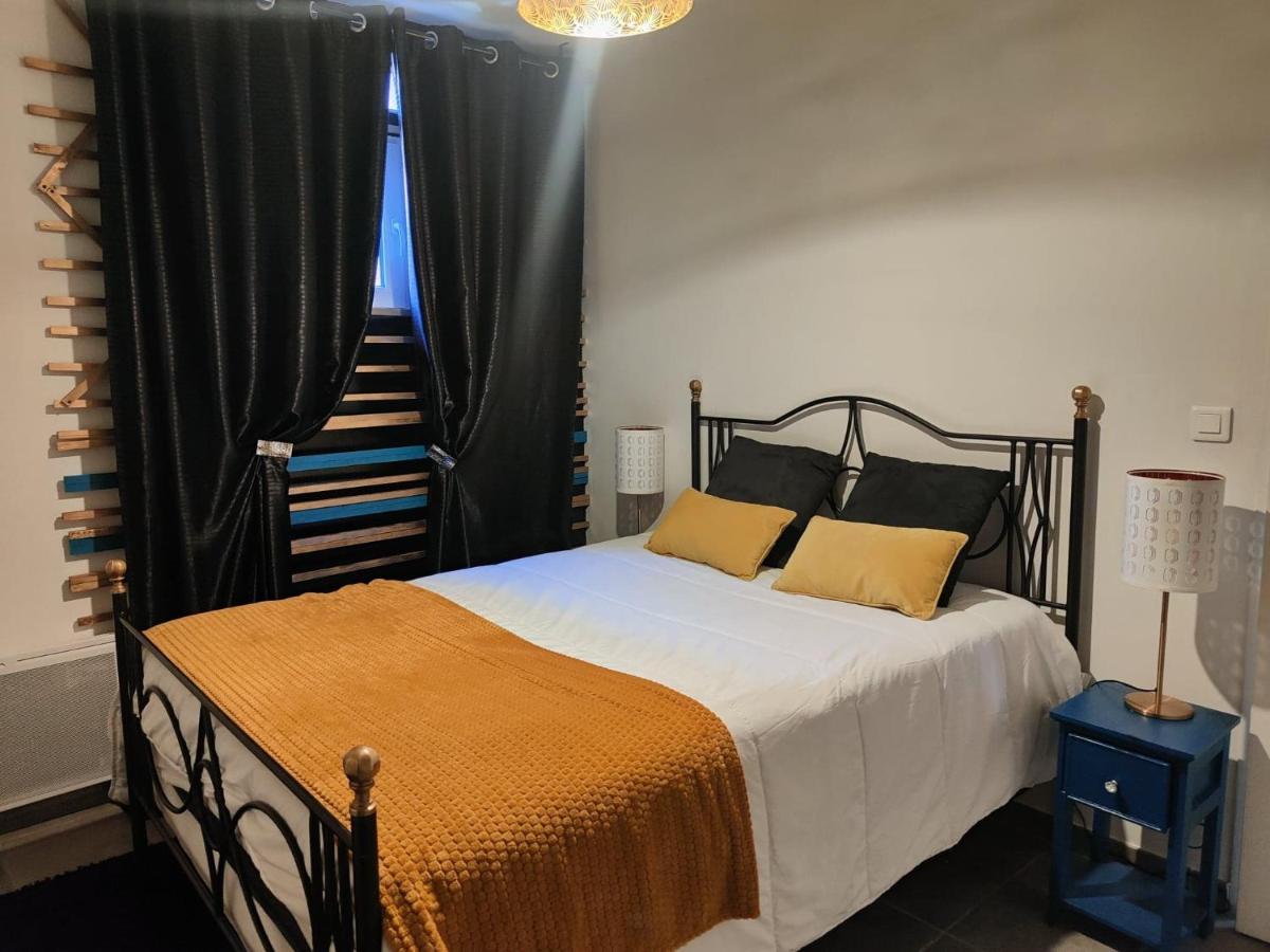 Valréas L'Empire D'Essences Appartement מראה חיצוני תמונה