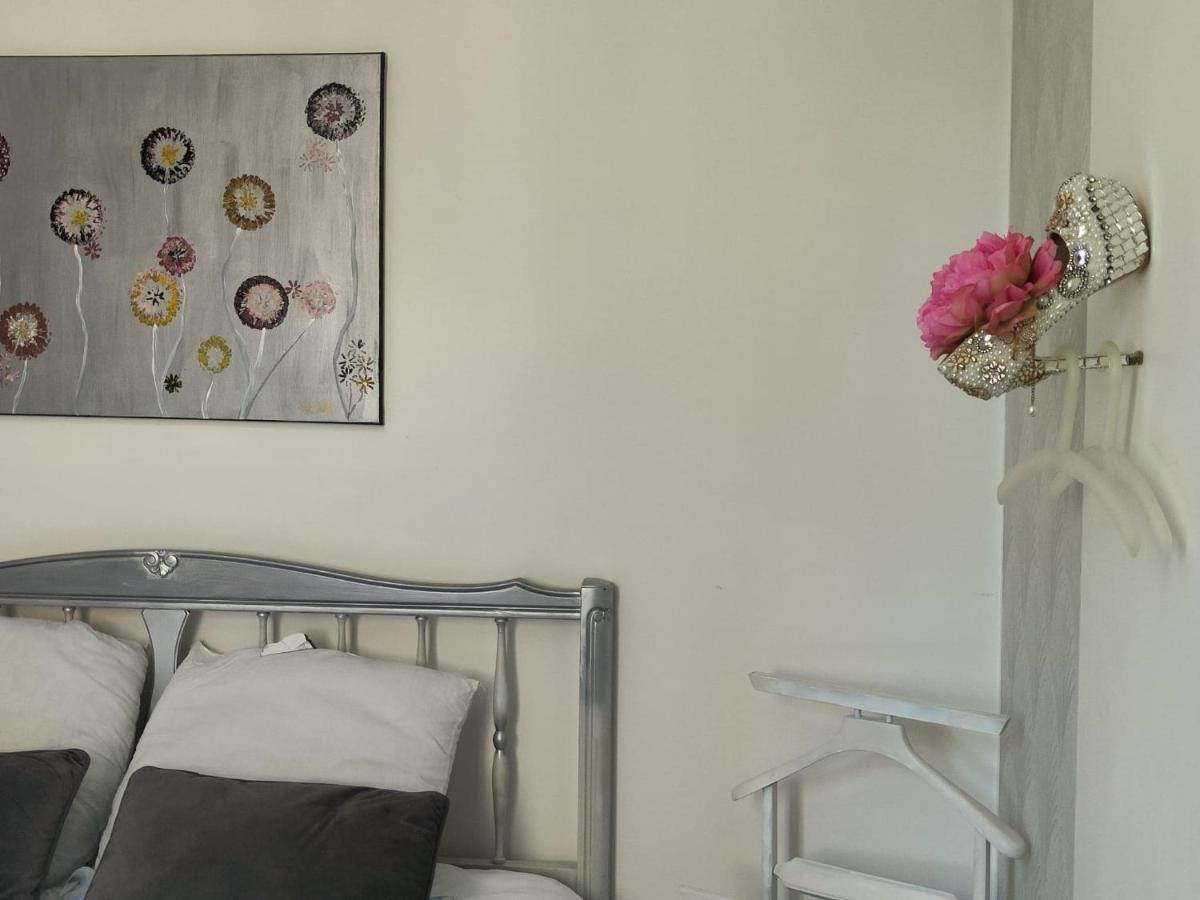 Valréas L'Empire D'Essences Appartement מראה חיצוני תמונה