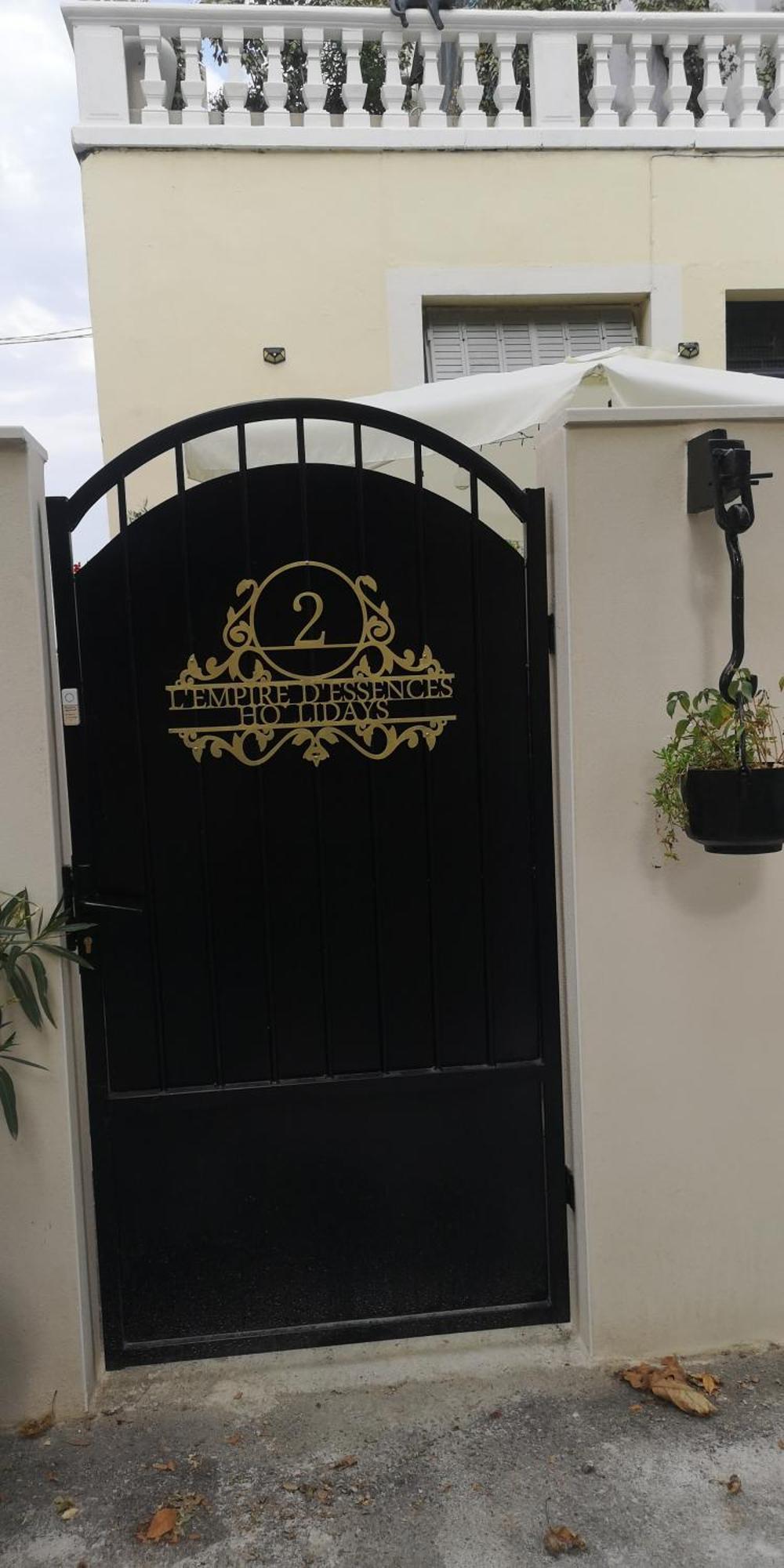 Valréas L'Empire D'Essences Appartement מראה חיצוני תמונה